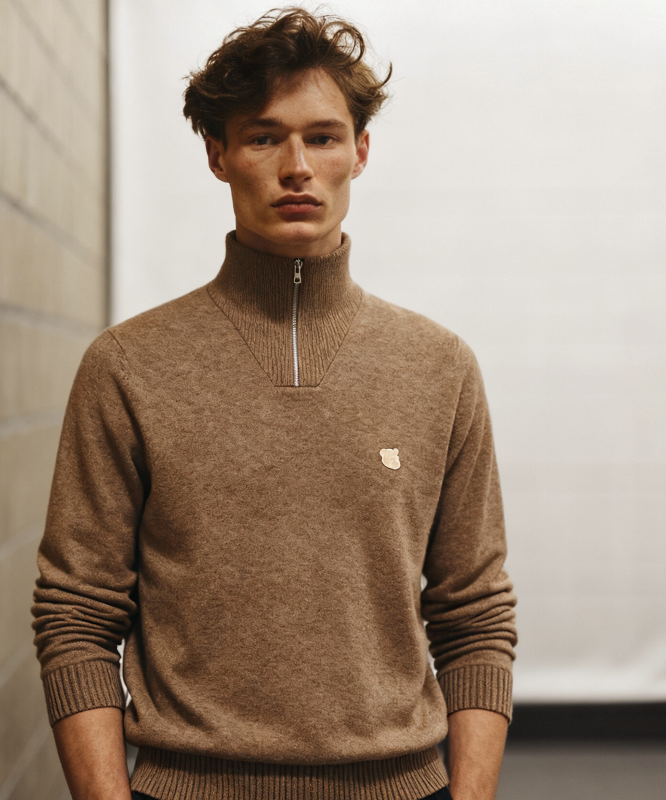 Camel half-zip lambswool strik til mænd fra Tonsure