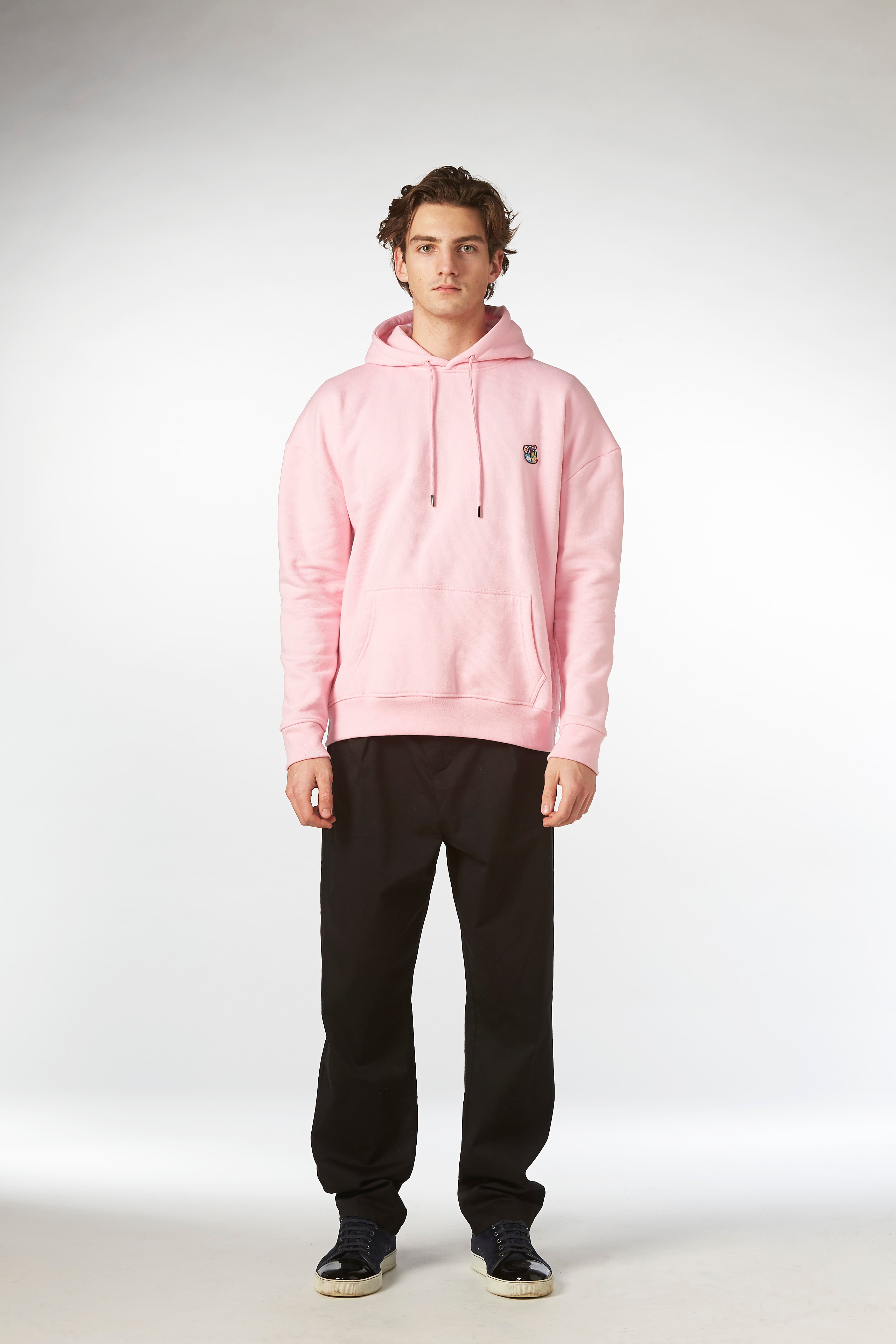 Pink hoodie Teddy premium hoodie. Hoodie til mænd. Copenhagen style. Trends 2026. Herremode 2026. Pink hoodie