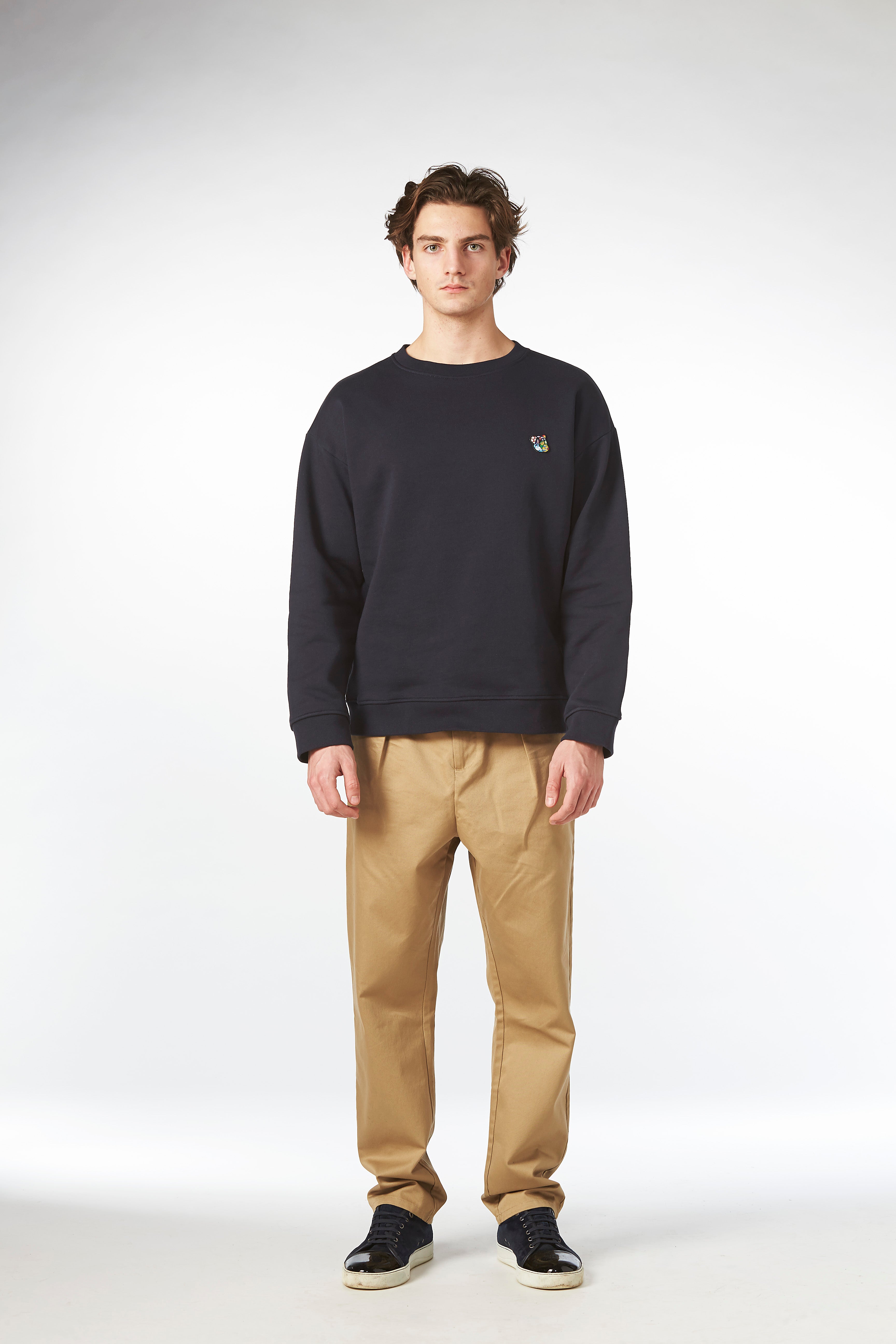 Sweatshirt i navy fra Tonsure. Sweatshirt til mænd. Herremode 2026. Trends 2026. Copenhagen style