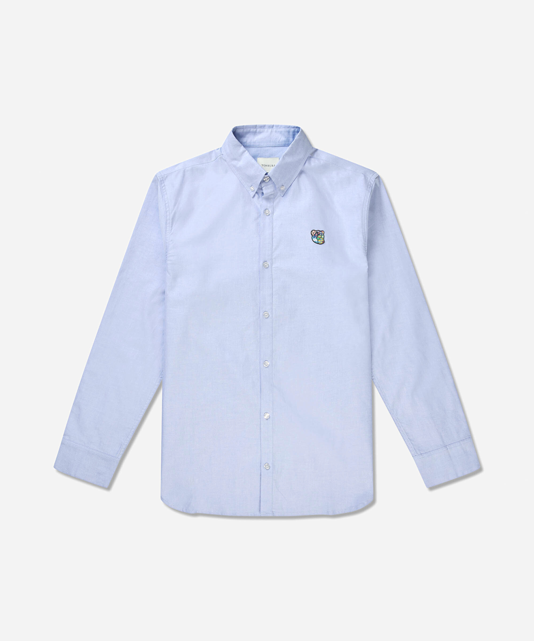 En Oxford skjorte fra Tonsure er det perfekte valg til den stilbevidste mand. Fremstillet af økologisk bomuld, kombinerer vores Oxford skjorter tidløst design med en moderne pasform med en unisex tilgang. 