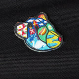 Milton Polo black - Tonsure. Med fokus på skandinavisk minimalisme og kvalitet, er Tonsure's poloshirts det perfekte valg for den stilbevidste mand. Shop online og tilføj en klassisk polo til din samling, der giver både stil og komfort hele dagen. Tonsure Copenhagen Teddy badge på brystet for et playful og stilet look.
